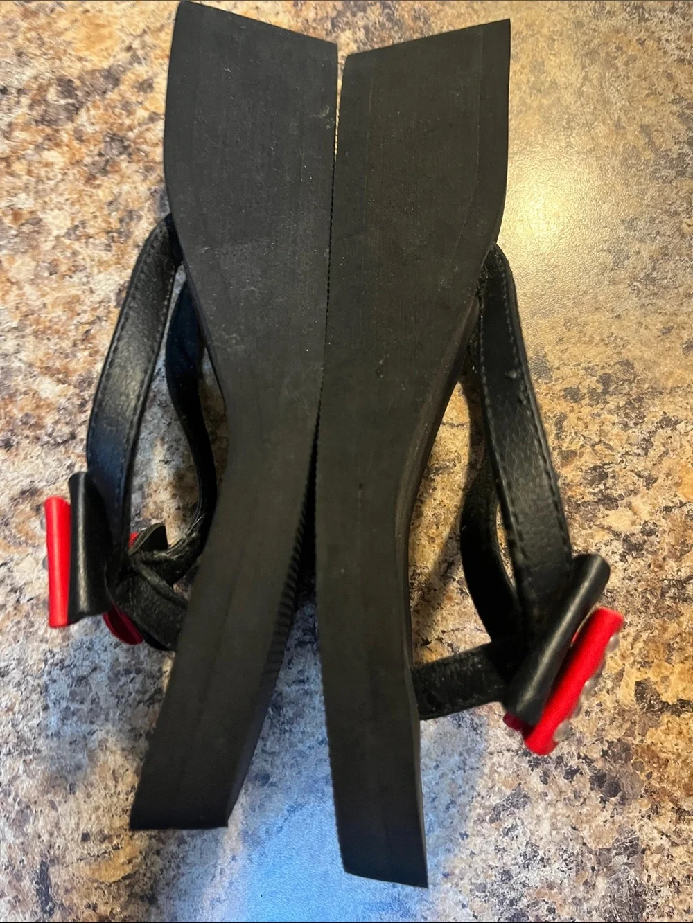 Disney Minnie Mouse platform wedge thong sandals studded red bow size 7 new